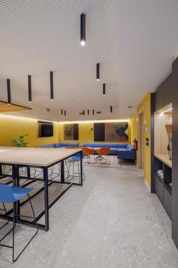 Inn Boutique Leon Bagian luar foto
