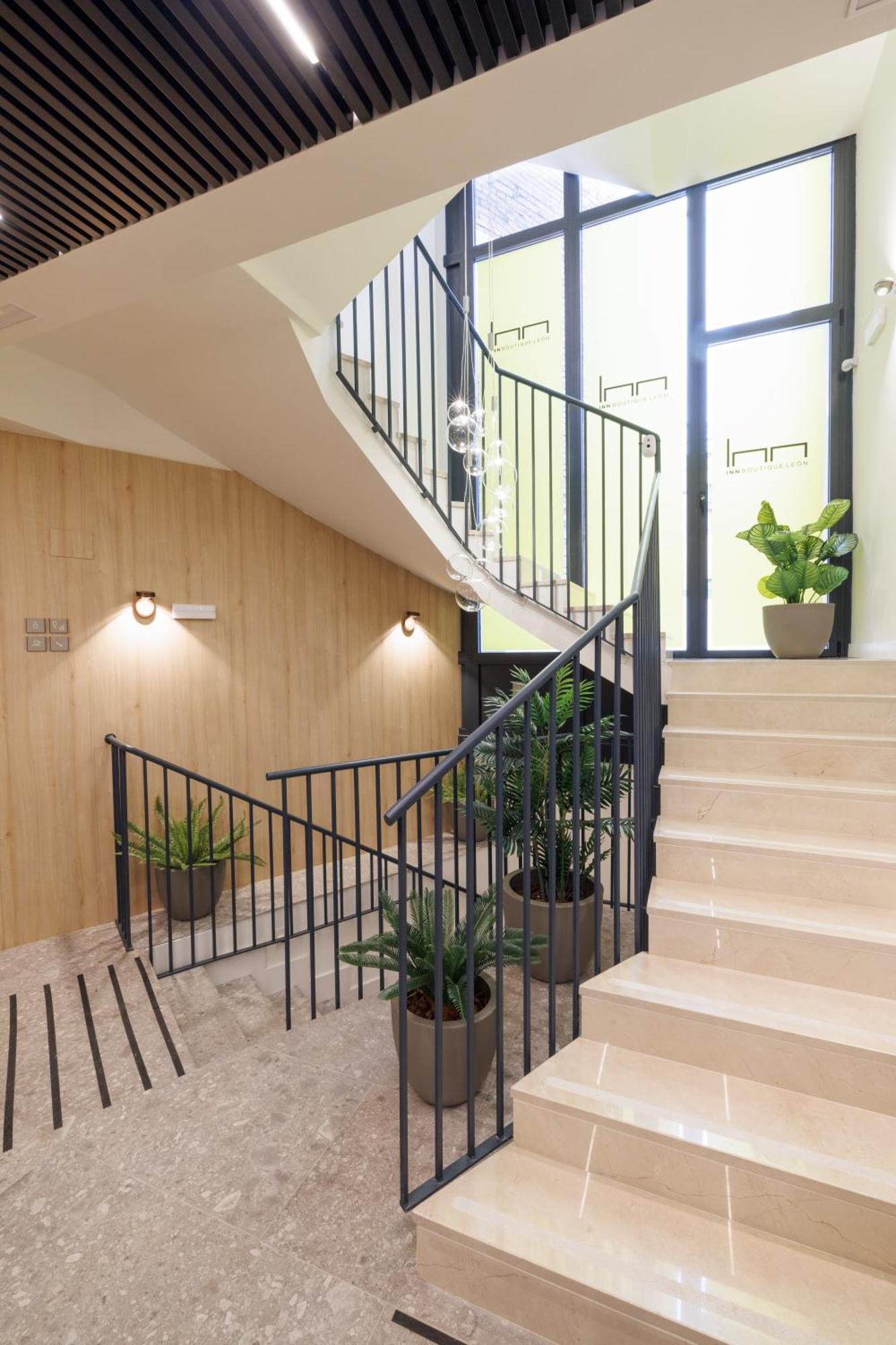 Inn Boutique Leon Bagian luar foto