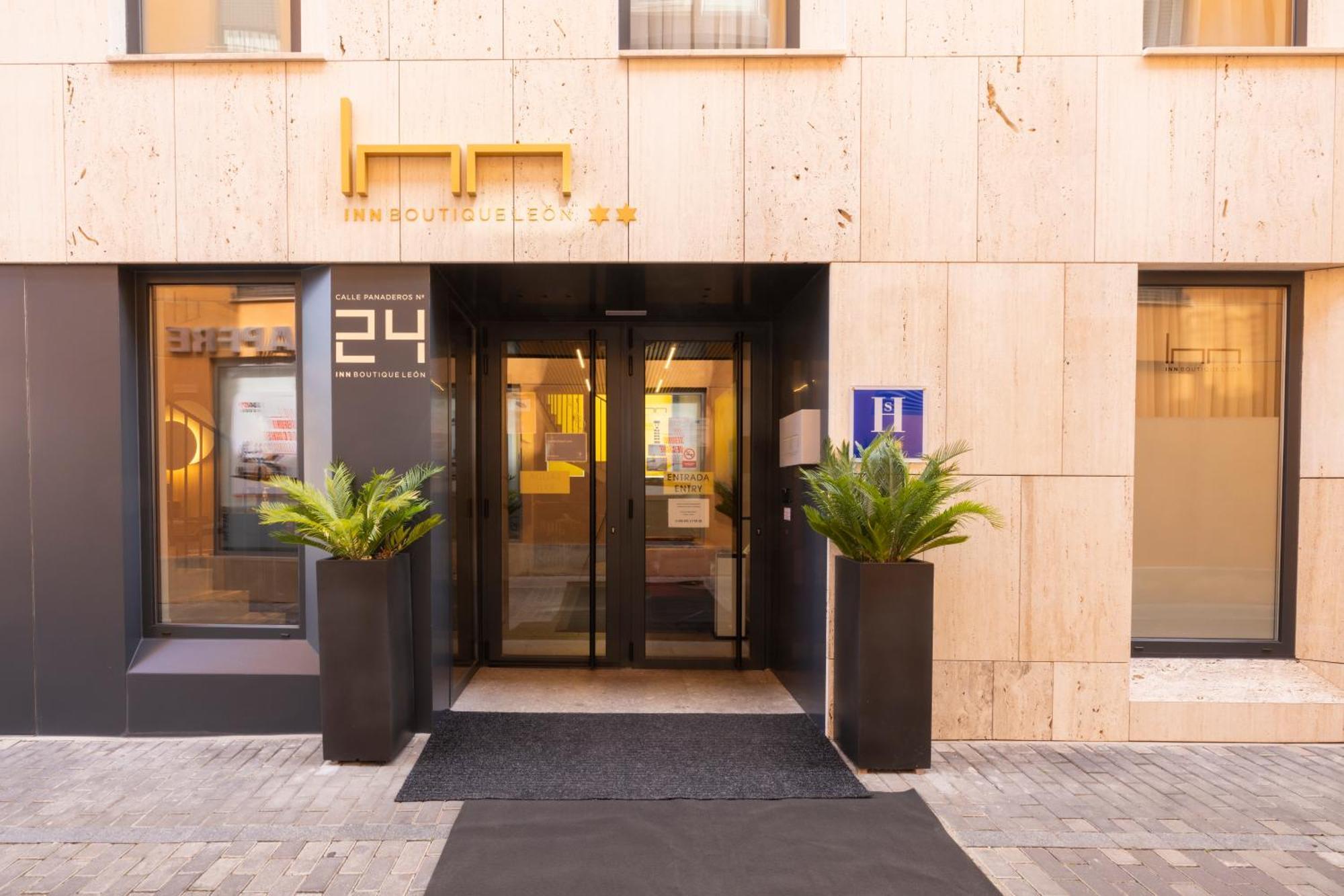 Inn Boutique Leon Bagian luar foto